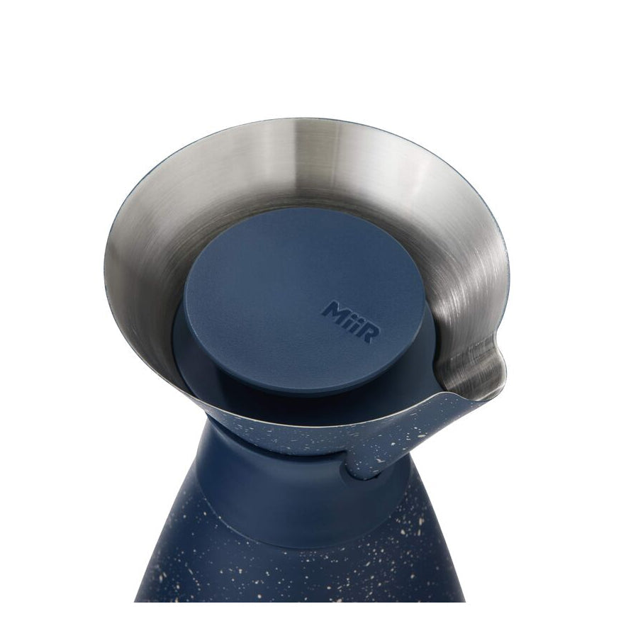 new-standard-carafe-g5 WebPDP-33oz_New_Standard_Carafe_Tidal_Blue_Speckle_Studio__CAR1SVOS225_45_Lid_Off.jpg