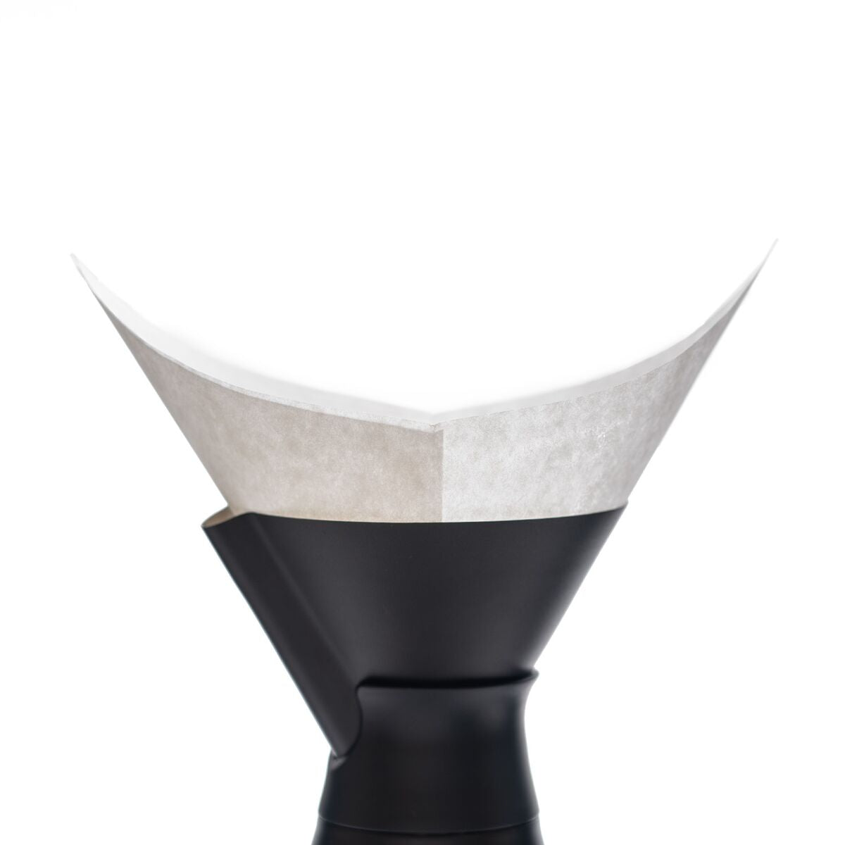 new-standard-carafe-coffee-filters-i3 WebPDP-NSCarafeCoffeeFilters_Studio_0223_InUse__CAF1PN00001.jpg
