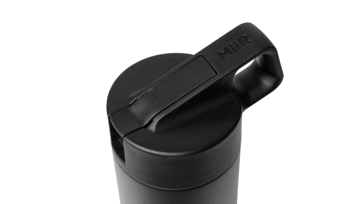 straw-bottle-z1 WebPDP-Straw_Lid_2_Black_Studio_0221_45deg_Closed__WMB1SL20002.jpg